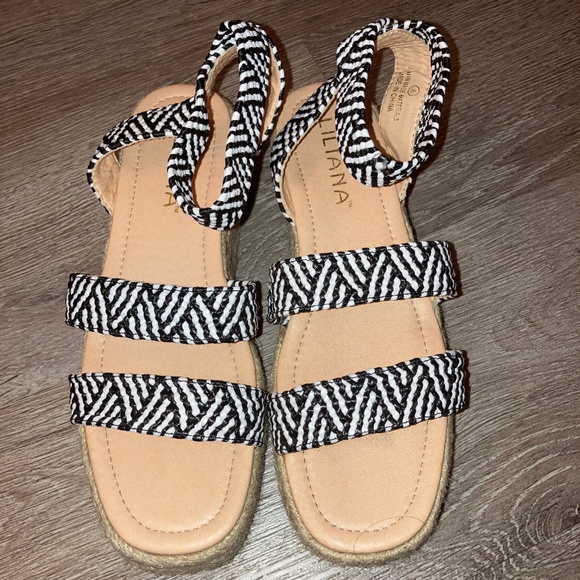 Fabrik RASHA-14 TWO STRAP PLATFORM SANDAL - Picture 2 of 3